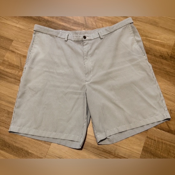 Haggar Other - Haggar Men's Striped Flat Front Shorts